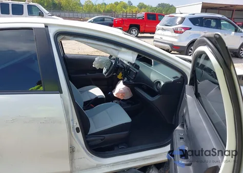 2015 Toyota Prius C One z USA, uszkodzony, nr VIN JTDKDTB36F1096760